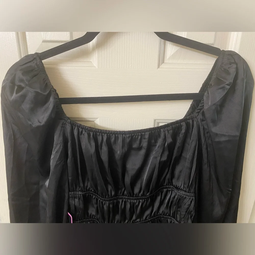 Mixed Threads Los Angeles Satin Black Puff Long Sleeve Crop Top Size Medium NWT - Picture 13 of 16